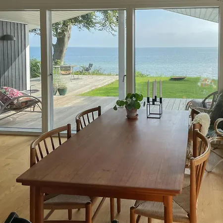 Feriehus True Atmosphere With Sea View And