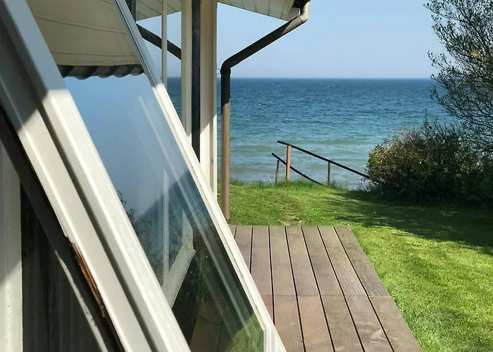 True Atmosphere With Sea View And Σπίτι διακοπών Idestrup