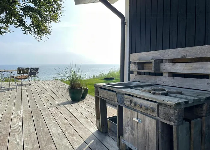 True Atmosphere With Sea View And Σπίτι διακοπών Idestrup